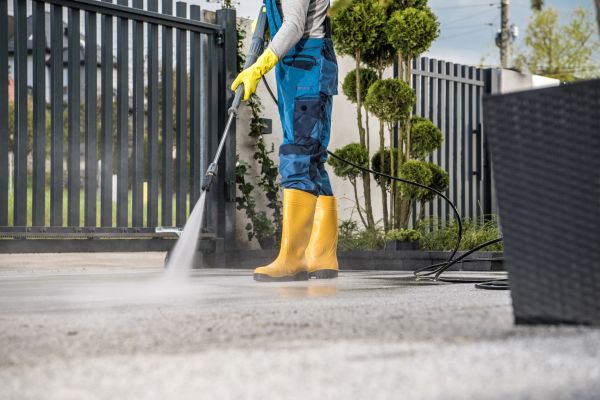 Driveway Power Washing in Leesburg