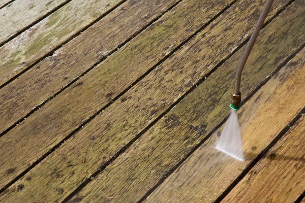 Deck Mold Removal in Leesburg